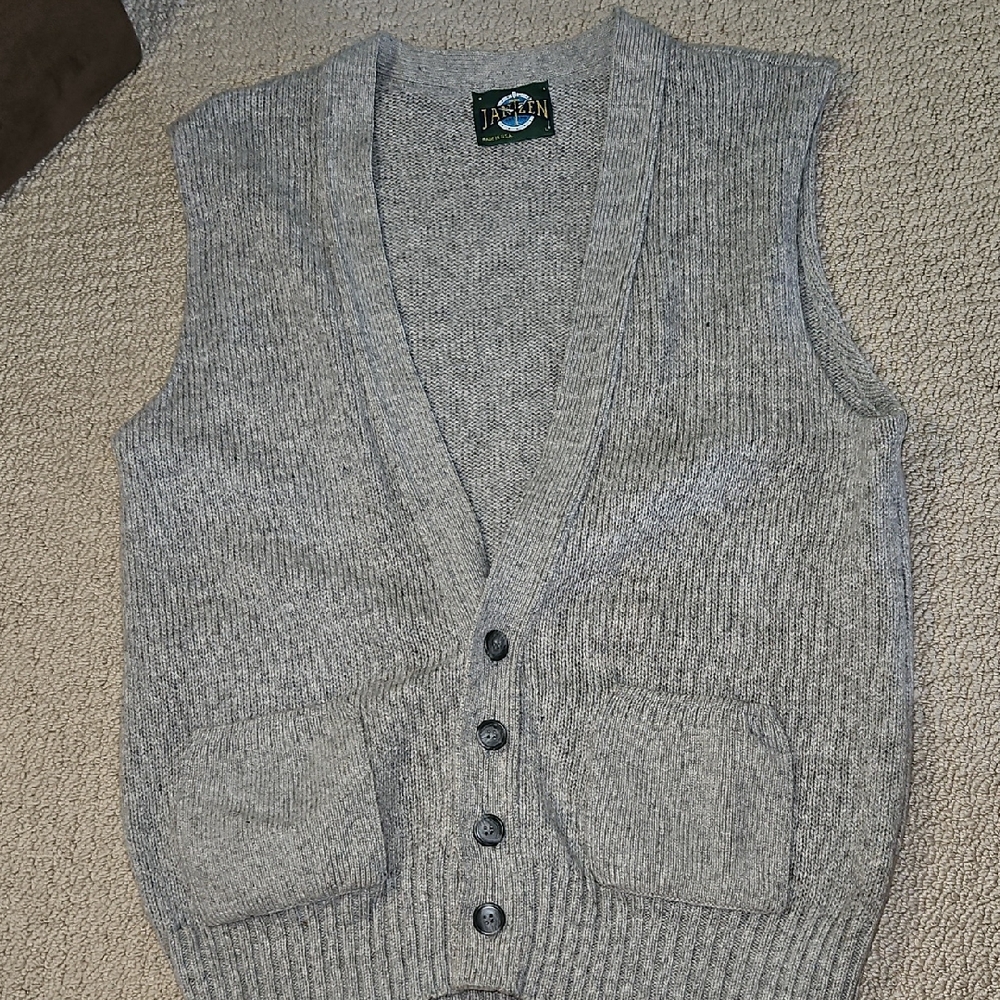Vintage Jantzen Men's Gray Cardigan Sweater Vest (0174)